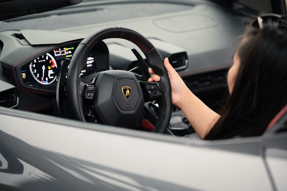 steering wheel of lamborghini